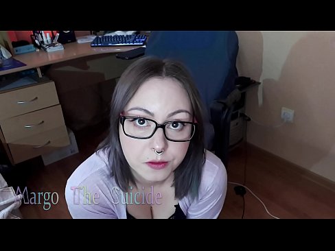 ❤️ Seksuali mergina su akiniais giliai čiulpia dildo į kamerą ❤❌ Gražus porno prie mūsų ❤